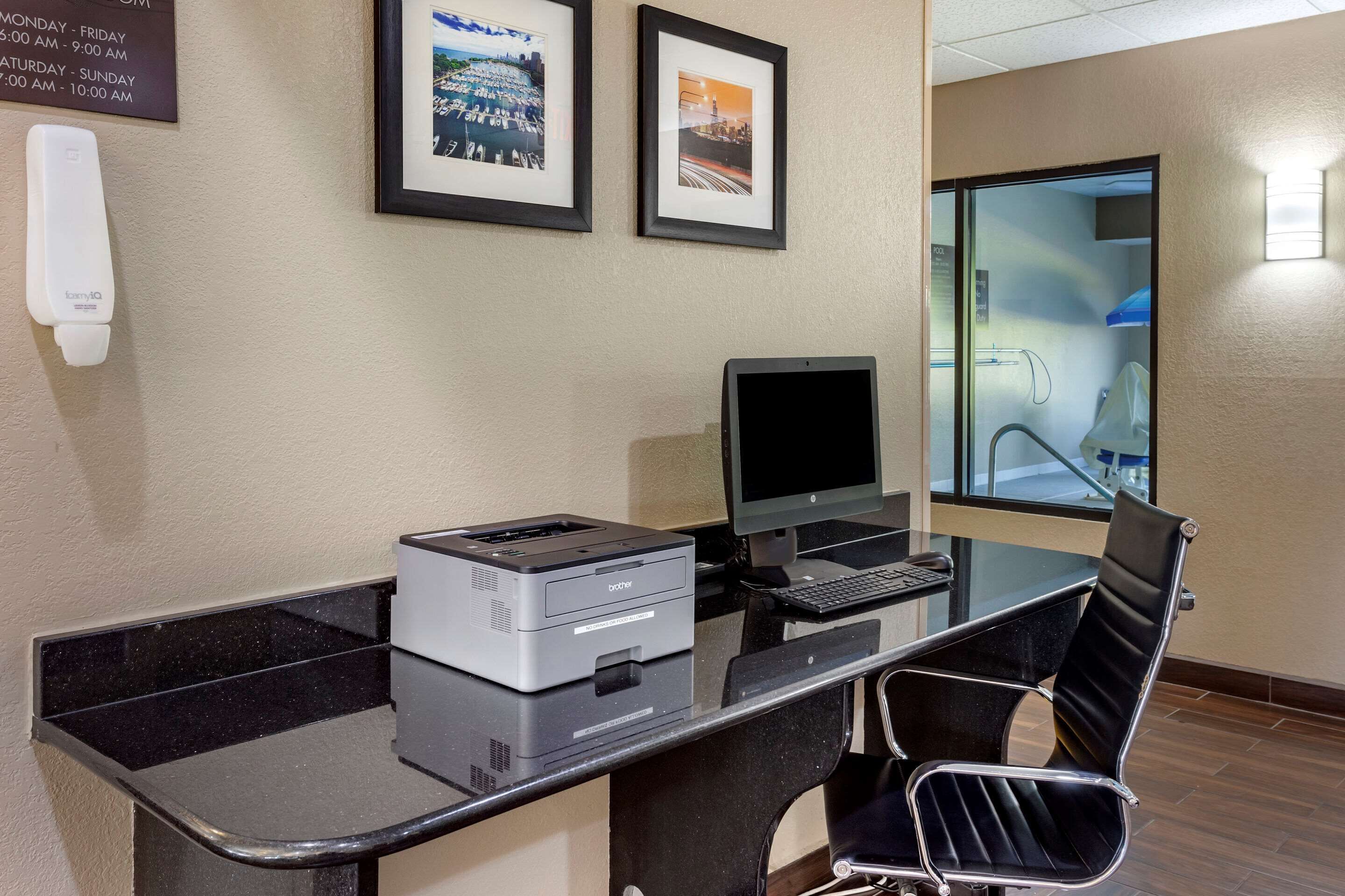 Comfort Inn & Suites North Aurora - Naperville