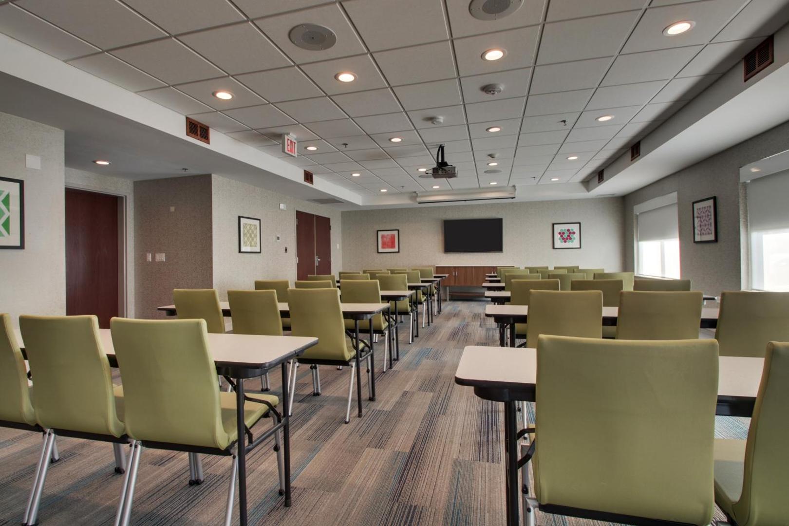 Holiday Inn Express & Suites Aurora - Naperville