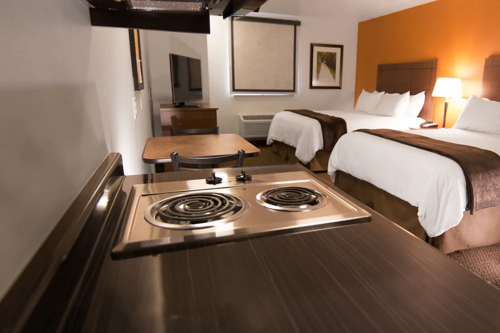 My Place Hotel - Chicago West/North Aurora, IL