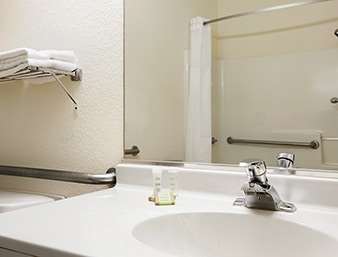 Super 8 by Wyndham Aurora/Naperville Area