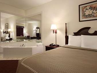 Super 8 by Wyndham Aurora/Naperville Area
