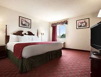 Super 8 by Wyndham Aurora/Naperville Area