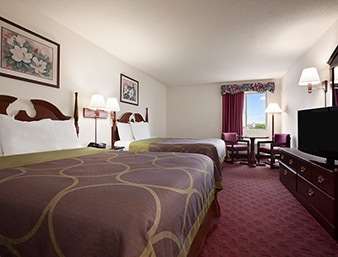 Super 8 by Wyndham Aurora/Naperville Area
