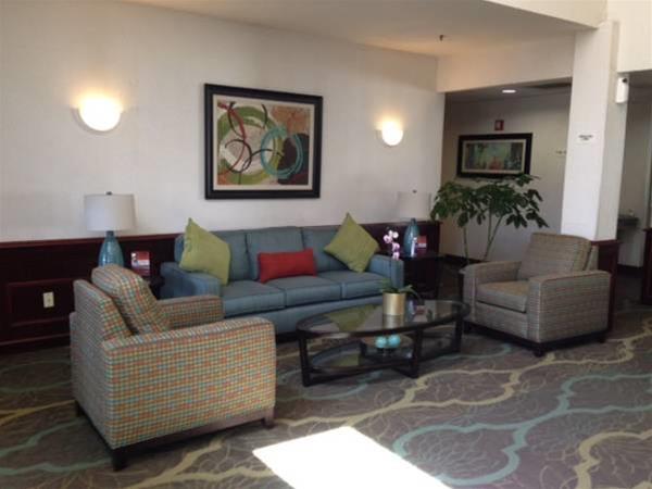 Super 8 by Wyndham Aurora/Naperville Area
