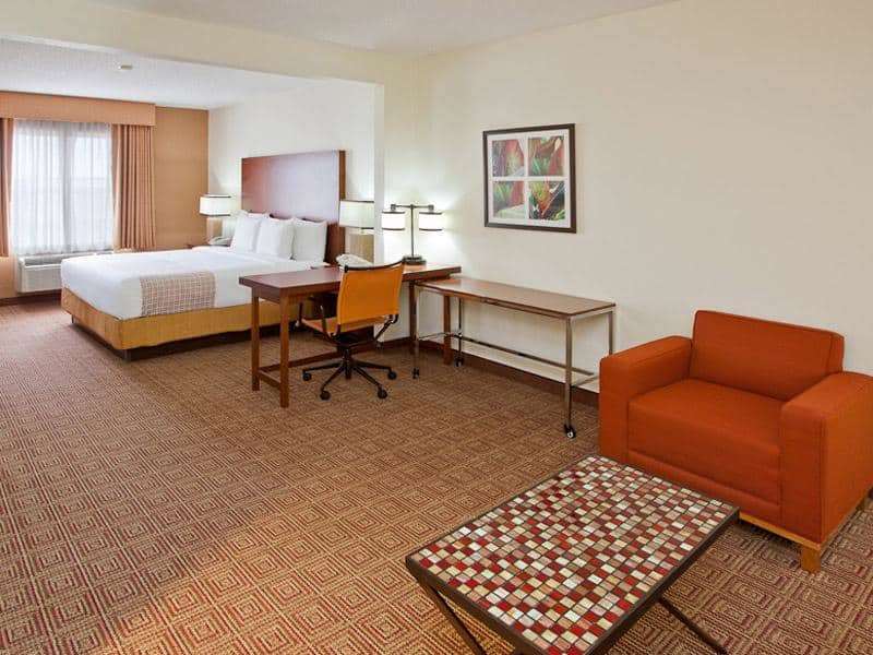 La Quinta Inn & Suites by Wyndham Bannockburn-Deerfield