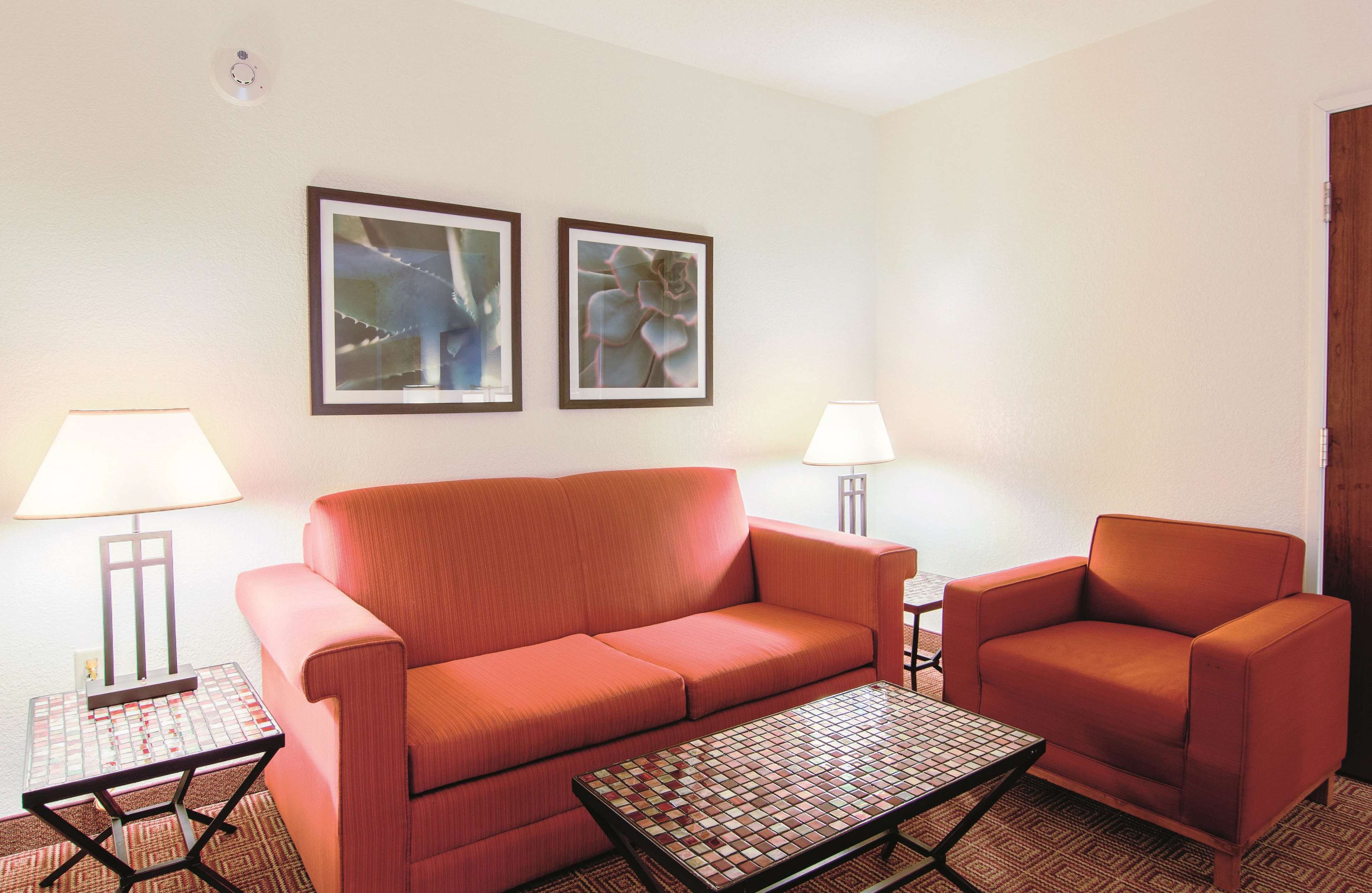 La Quinta Inn & Suites by Wyndham Bannockburn-Deerfield