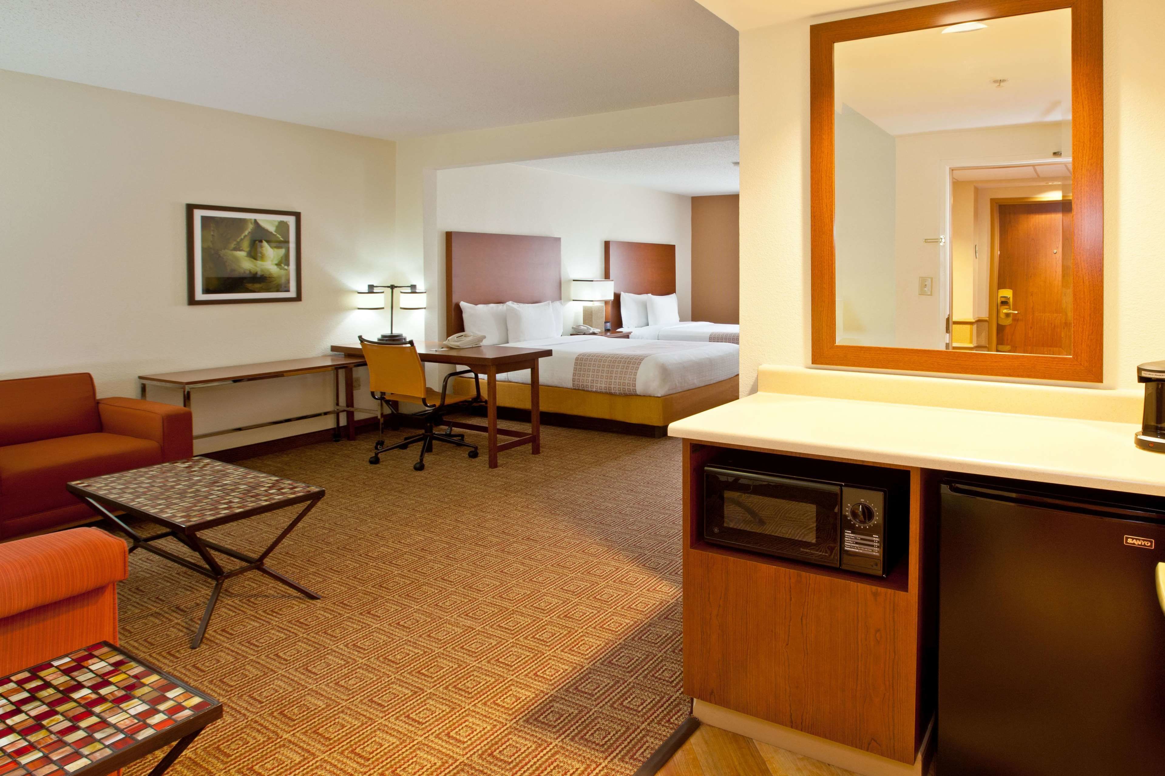 La Quinta Inn & Suites by Wyndham Bannockburn-Deerfield