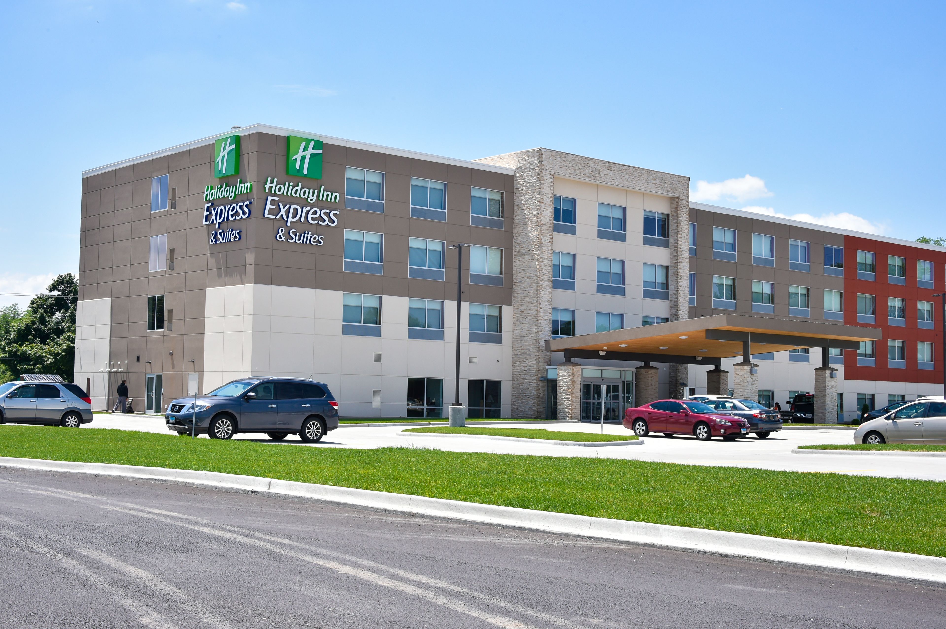 Holiday Inn Express & Suites Bensenville O'Hare