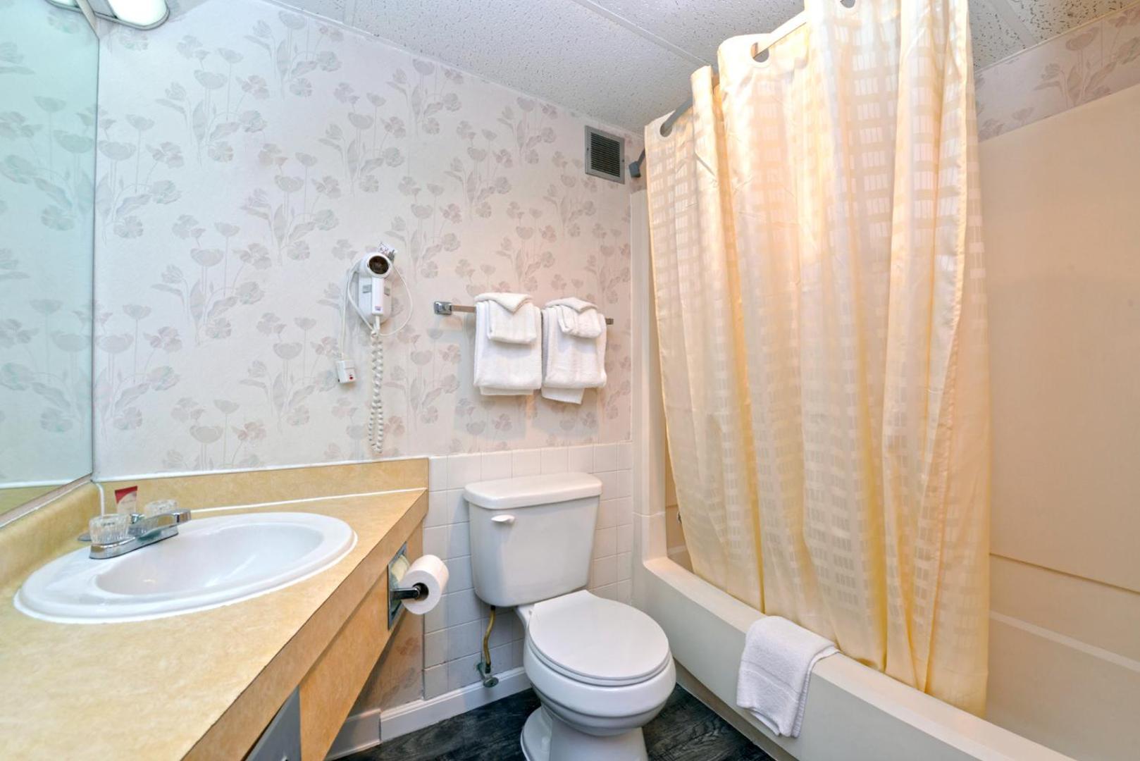 Country Garden & Suites