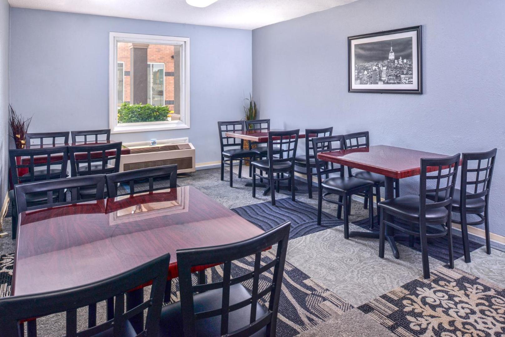 Country Garden & Suites