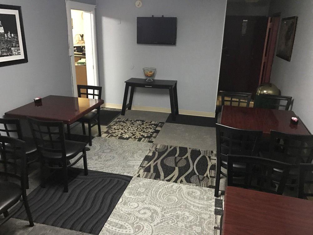 Country Garden & Suites