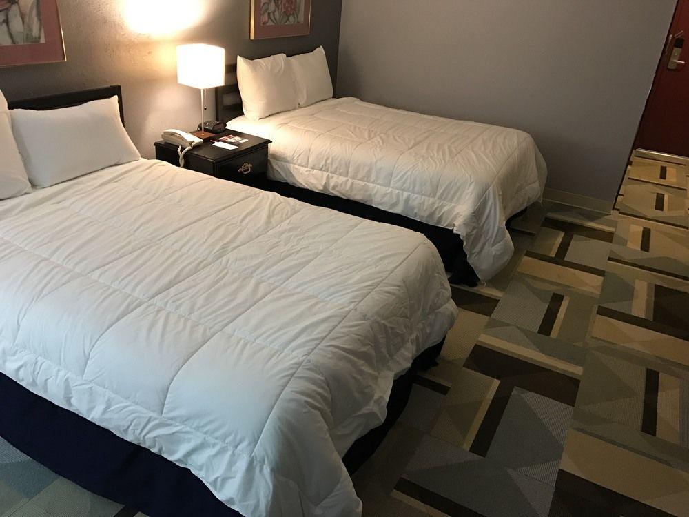 Country Garden & Suites