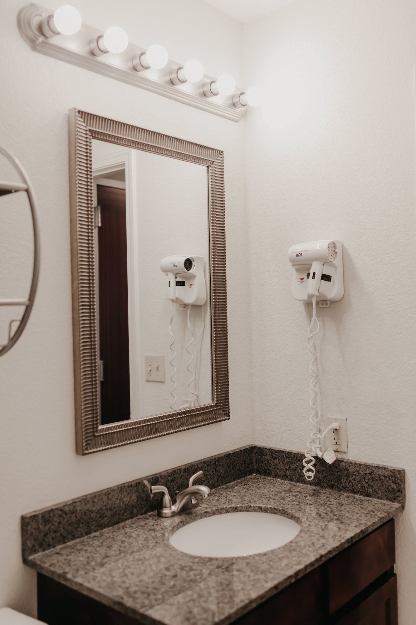 Eastland Suites Hotel & Conference Center