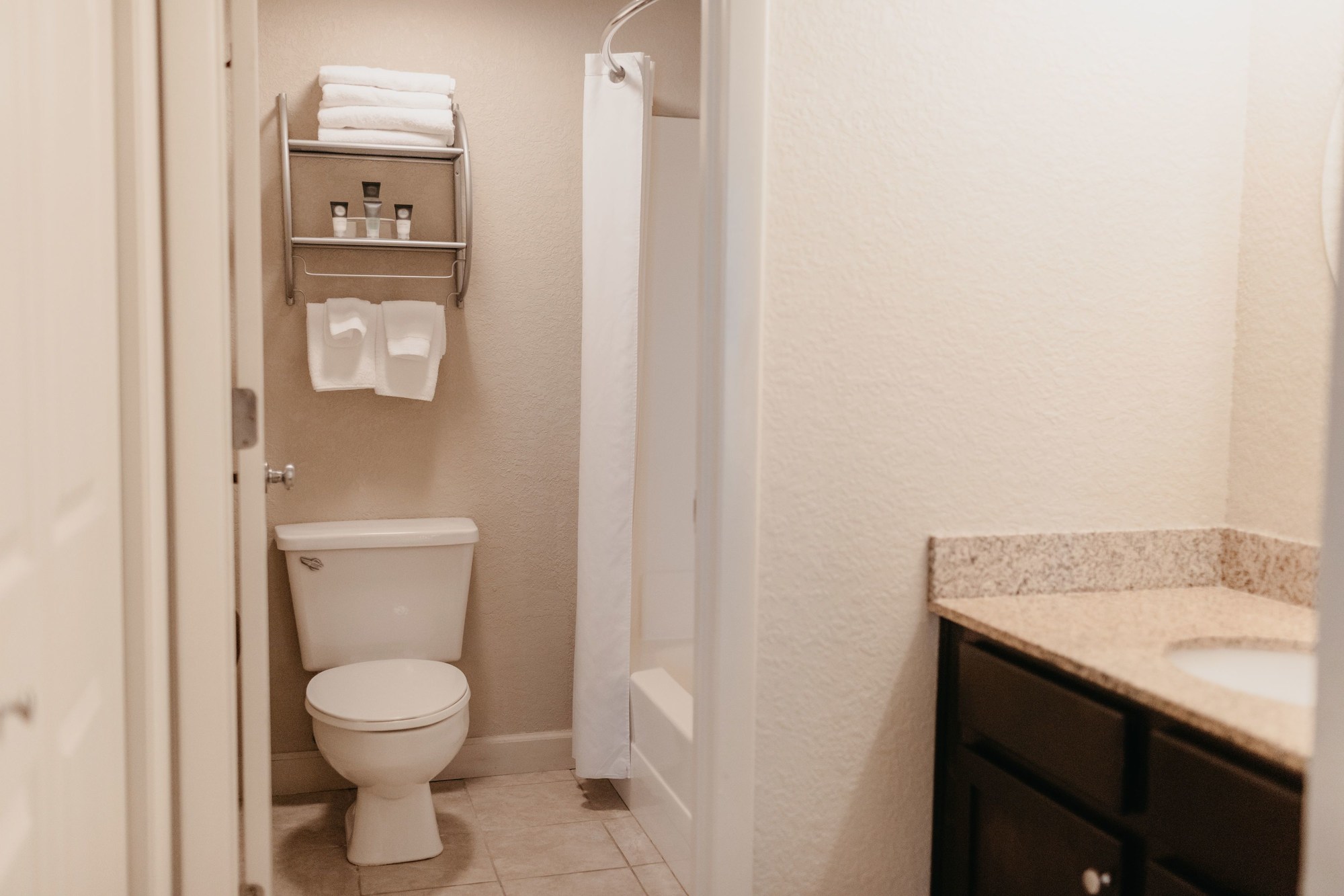 Eastland Suites Hotel & Conference Center