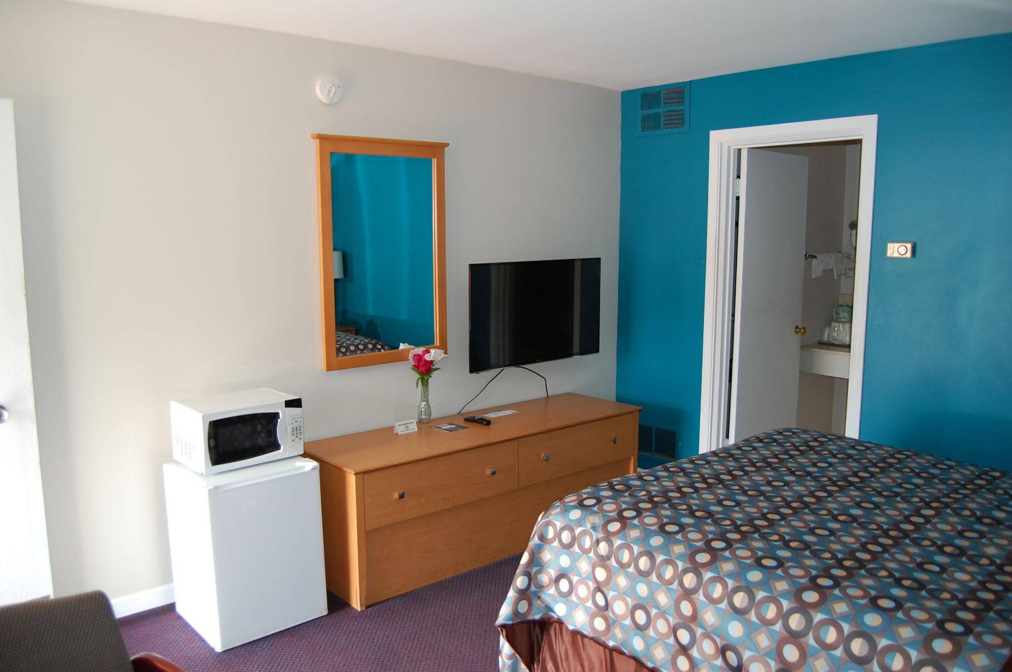 Colony Motel