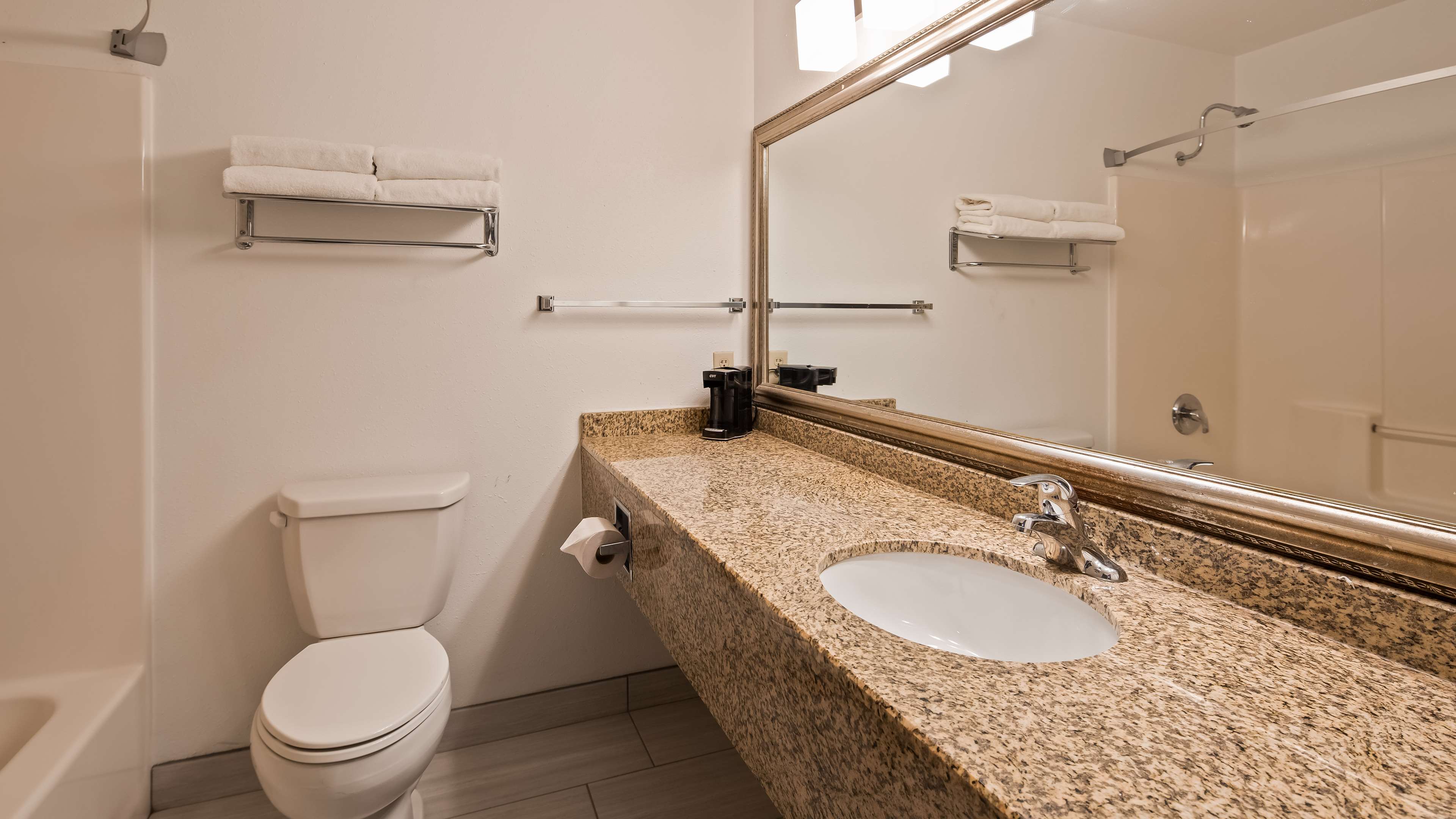 Best Western Inn & Suites - Midway Airport