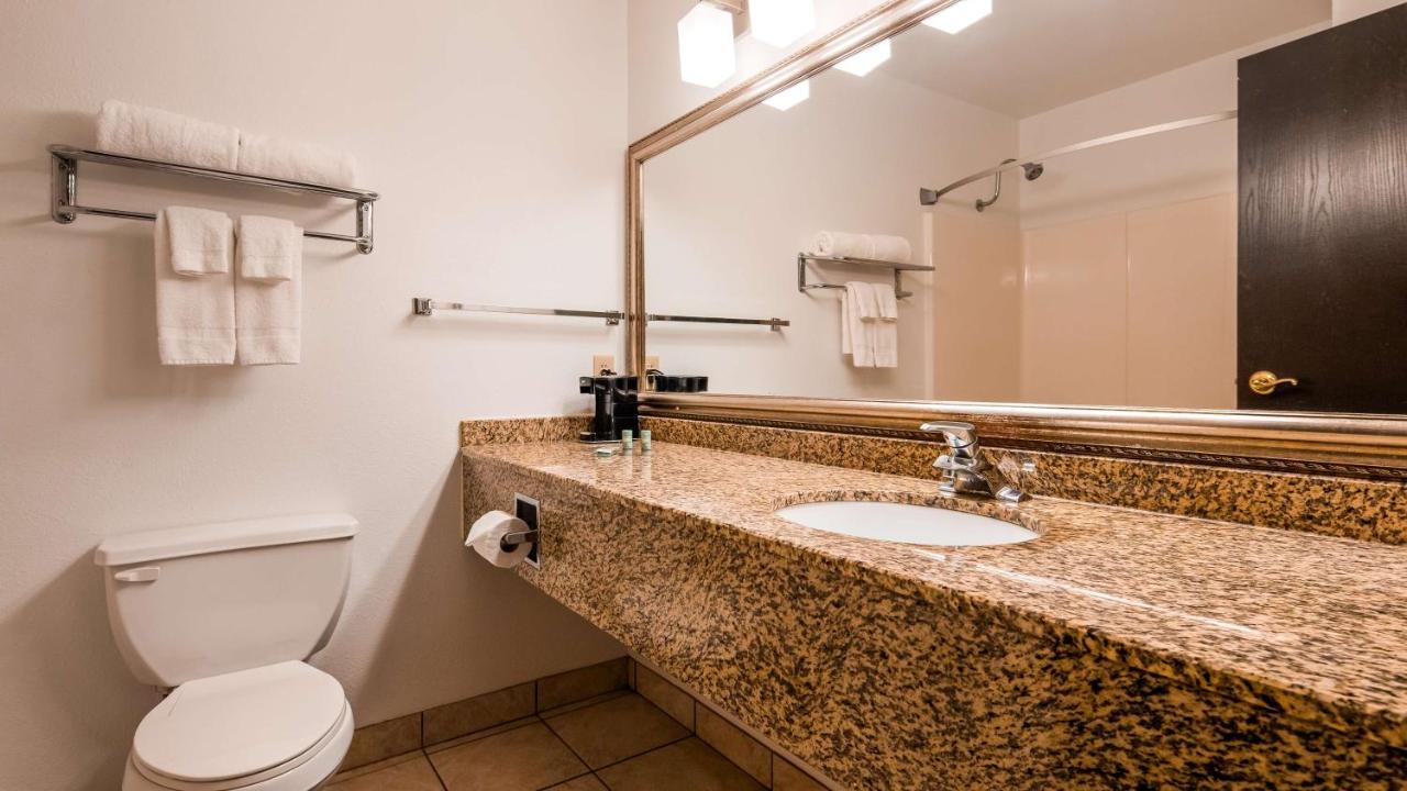 Best Western Inn & Suites - Midway Airport