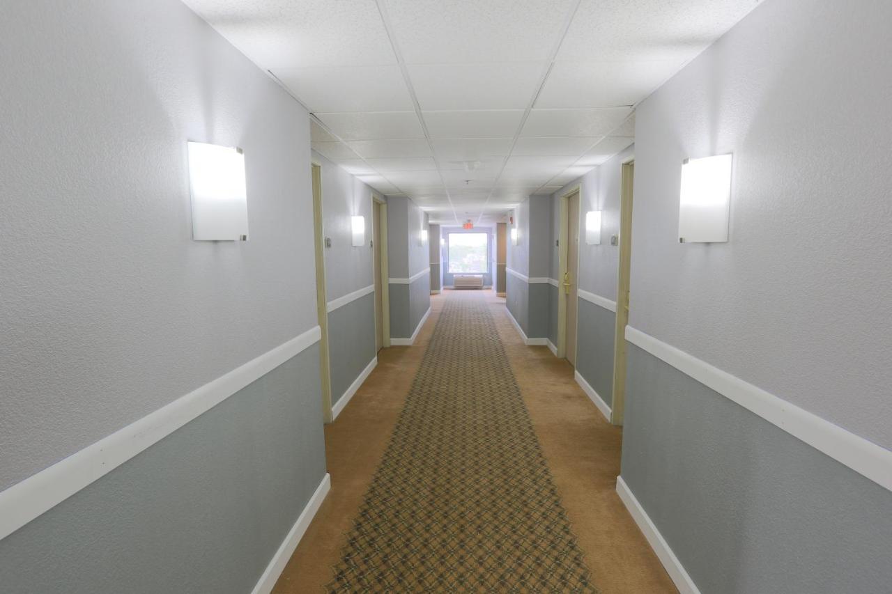Days Inn by Wyndham Calumet Park