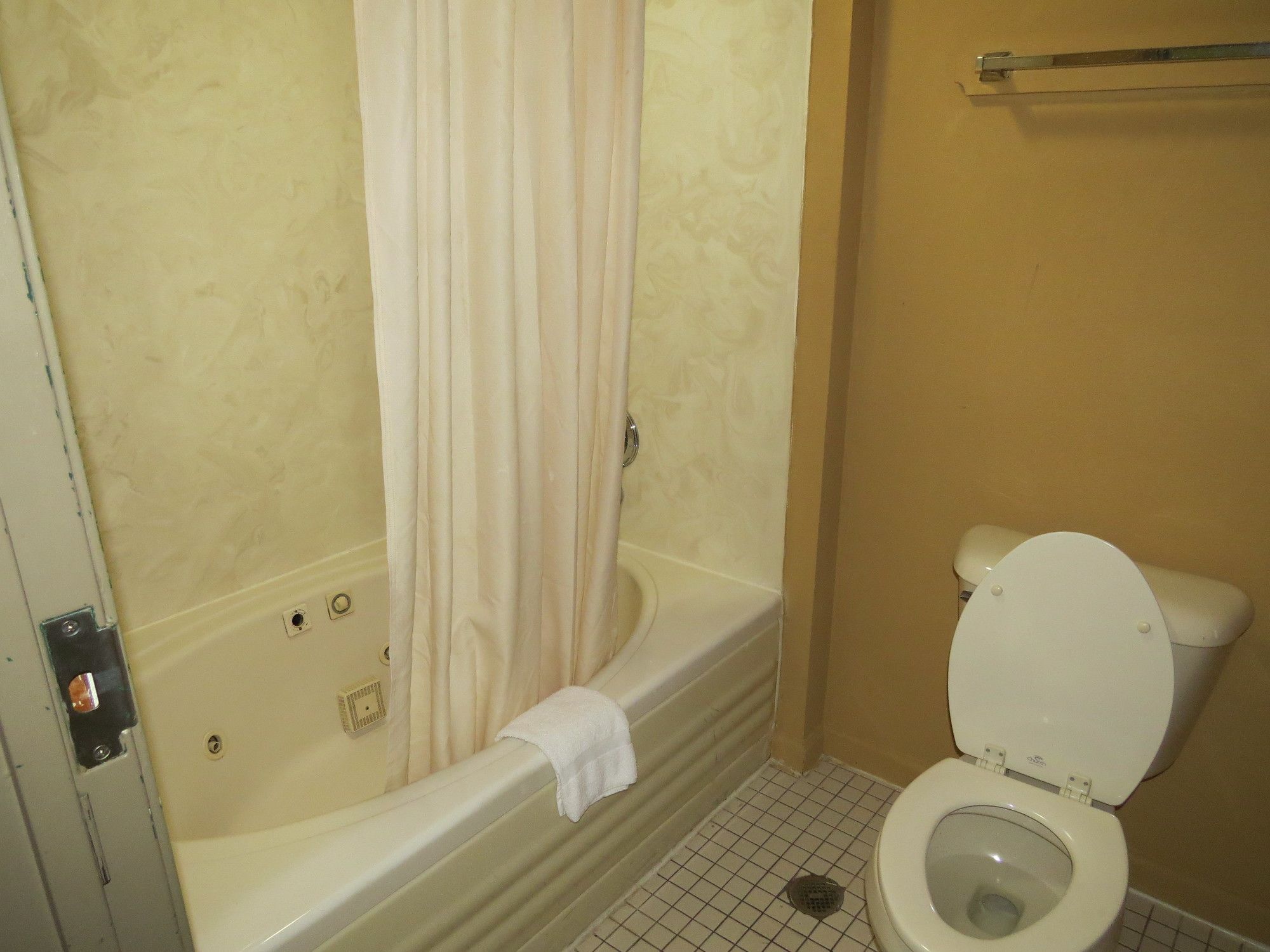 First Western Inn Caseyville