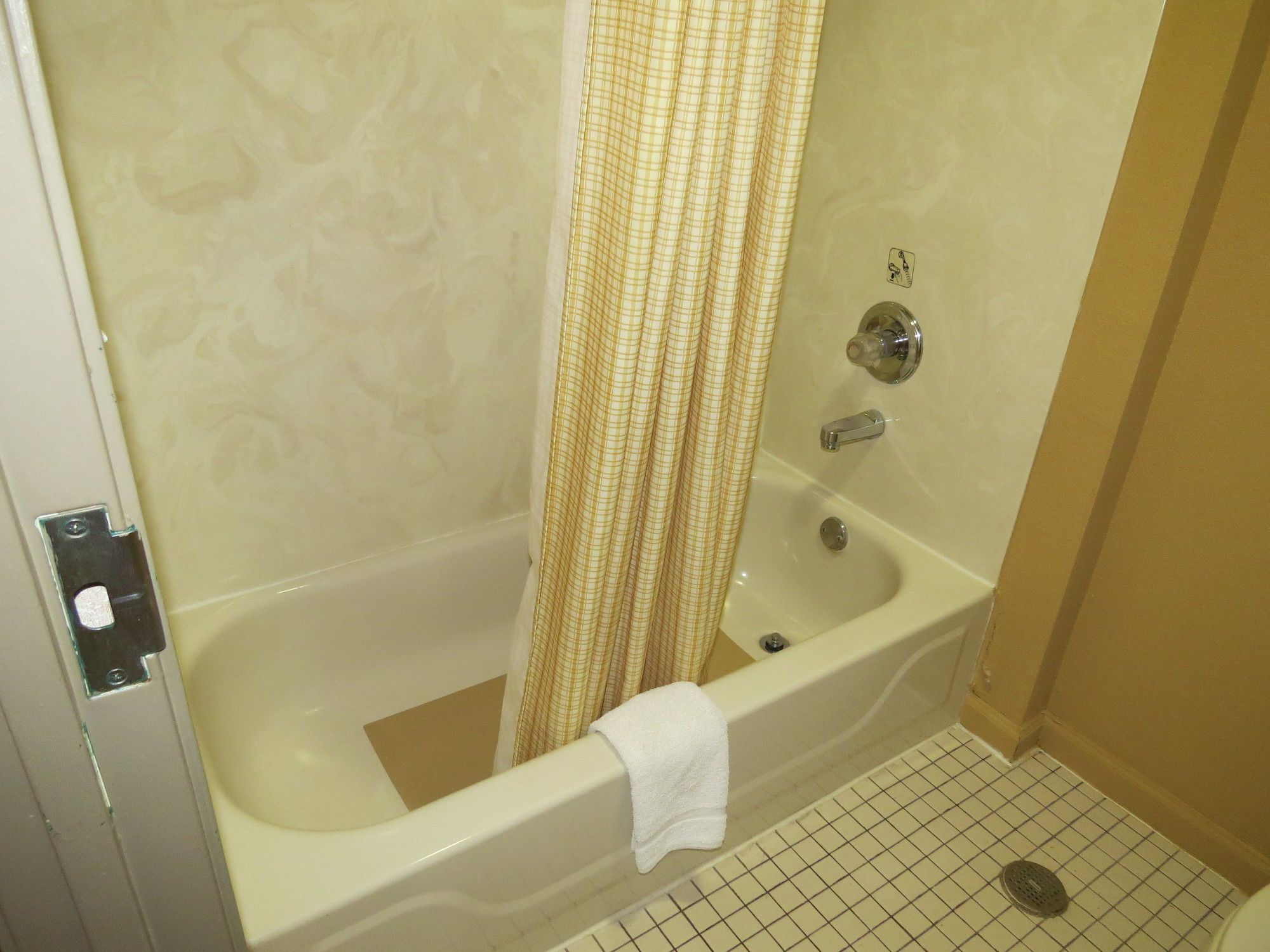 First Western Inn Caseyville
