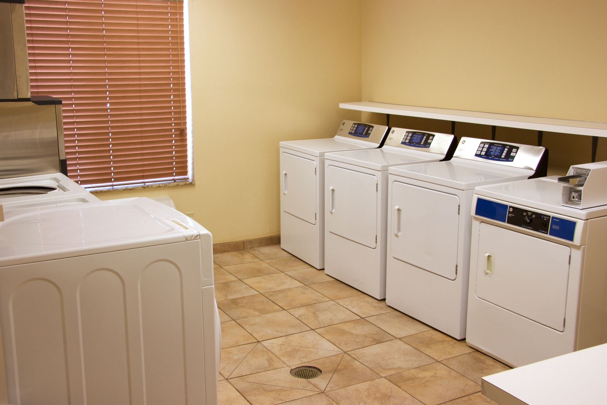 Candlewood Suites Champaign-Urbana Univ Area