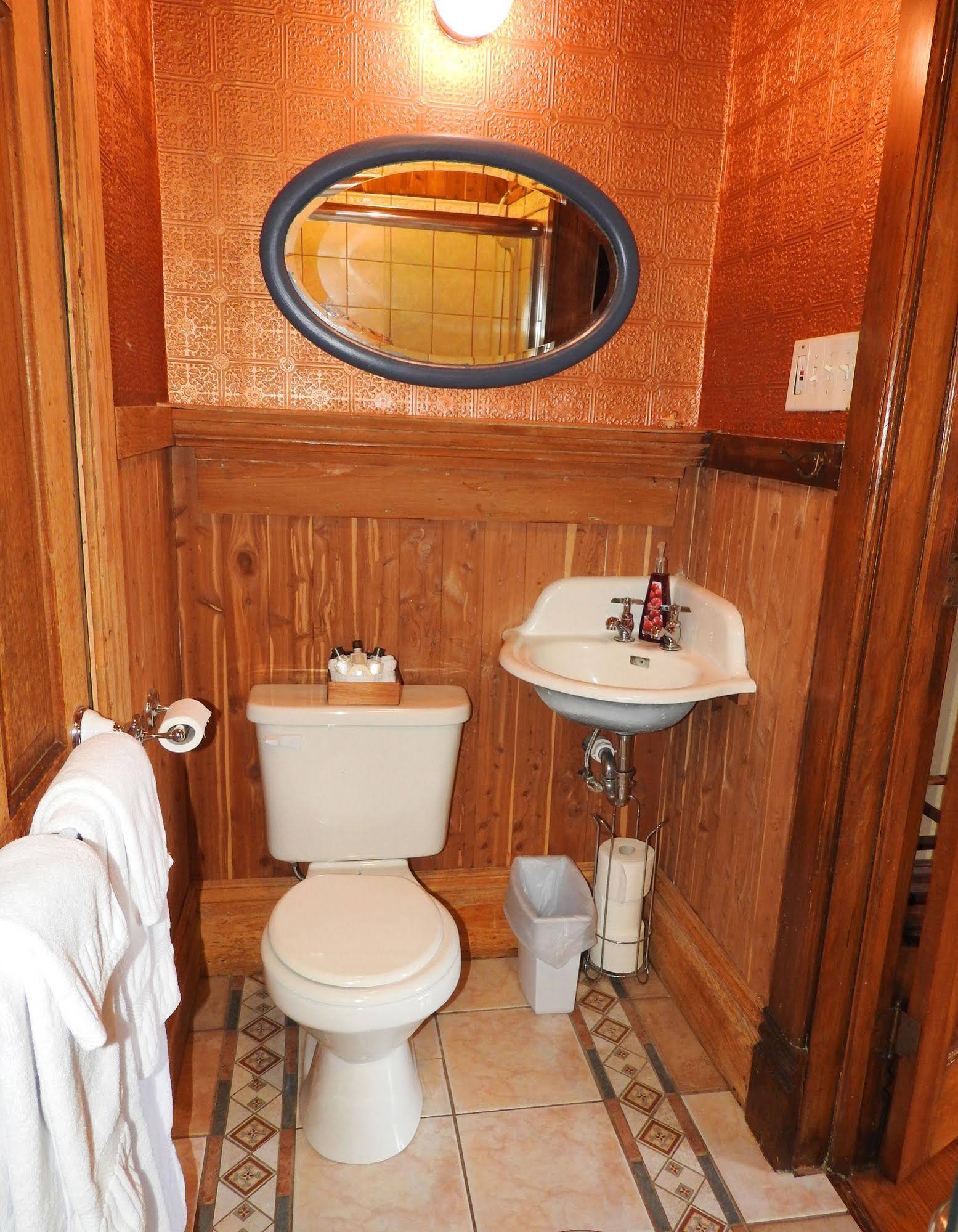 Champaign Garden Inn