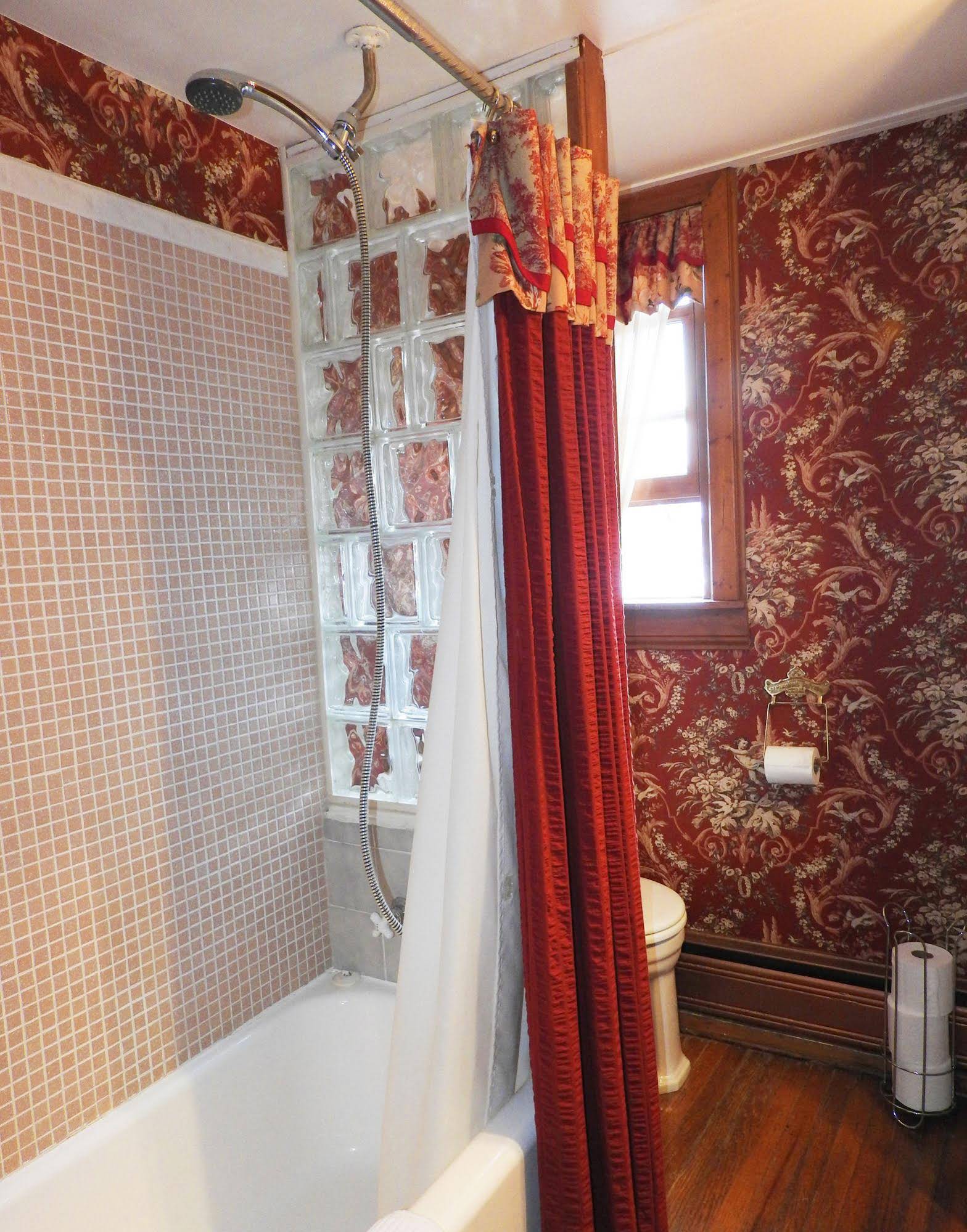 Champaign Garden Inn