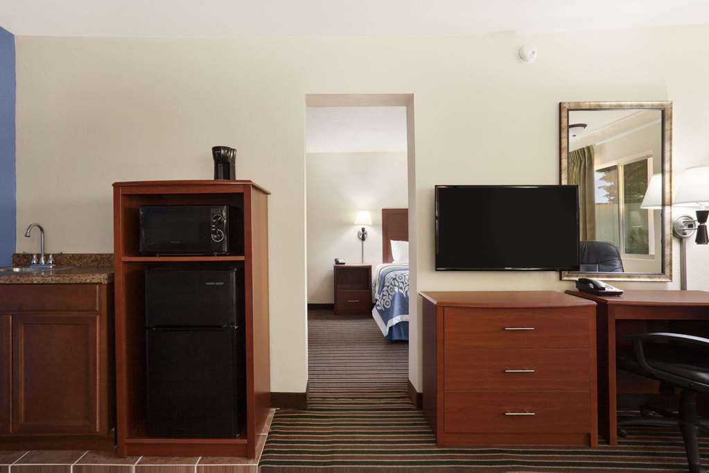 Days Inn by Wyndham Champaign/Urbana