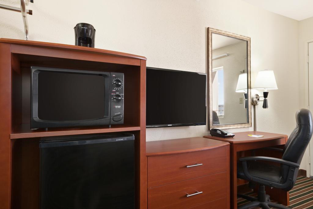 Days Inn by Wyndham Champaign/Urbana