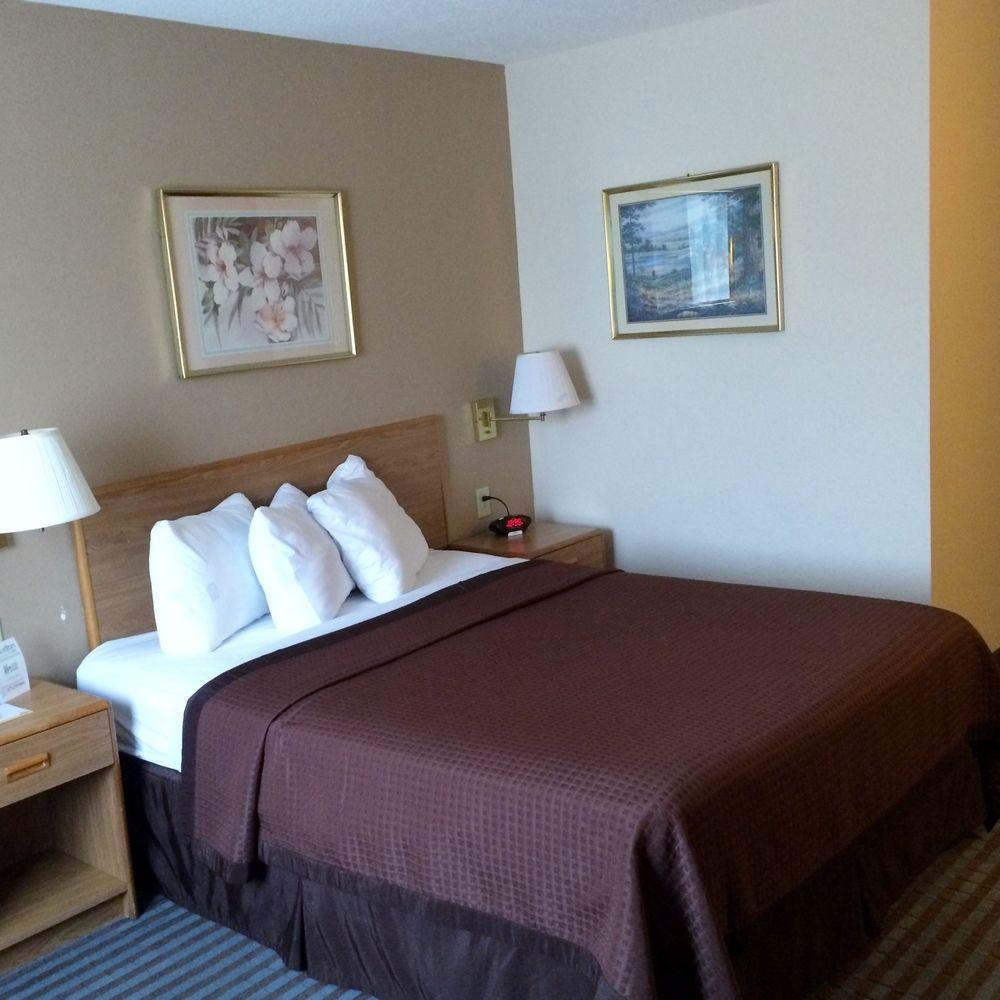 Days Inn by Wyndham Charleston