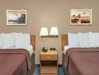 Days Inn by Wyndham Charleston