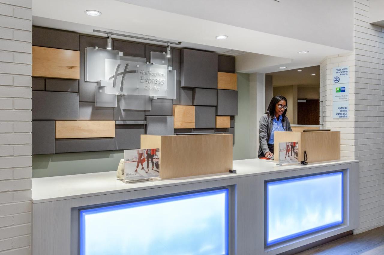 Holiday Inn Express & Suites Chicago-Midway Airport