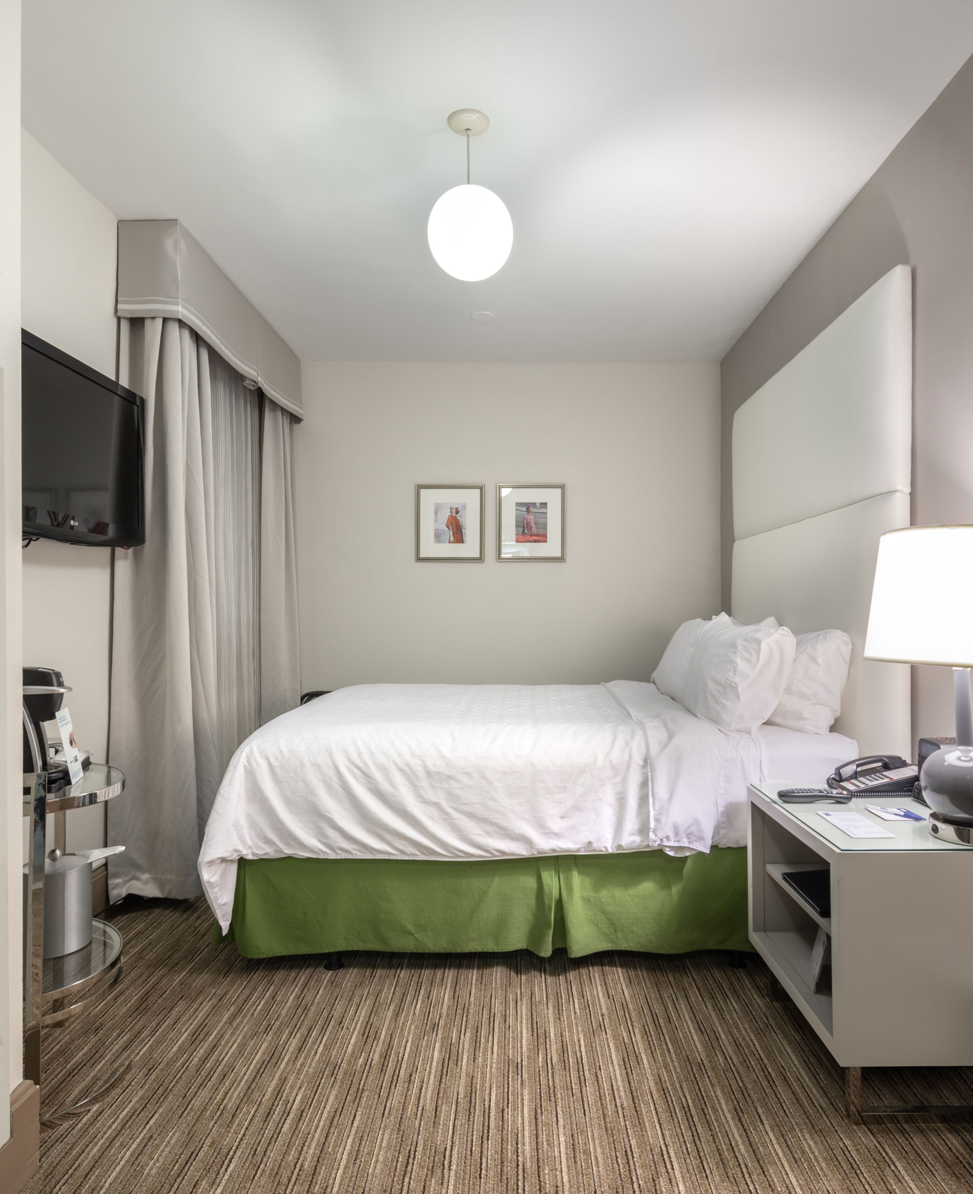 Hotel Cass - A Holiday Inn Express at Magnificent Mile
