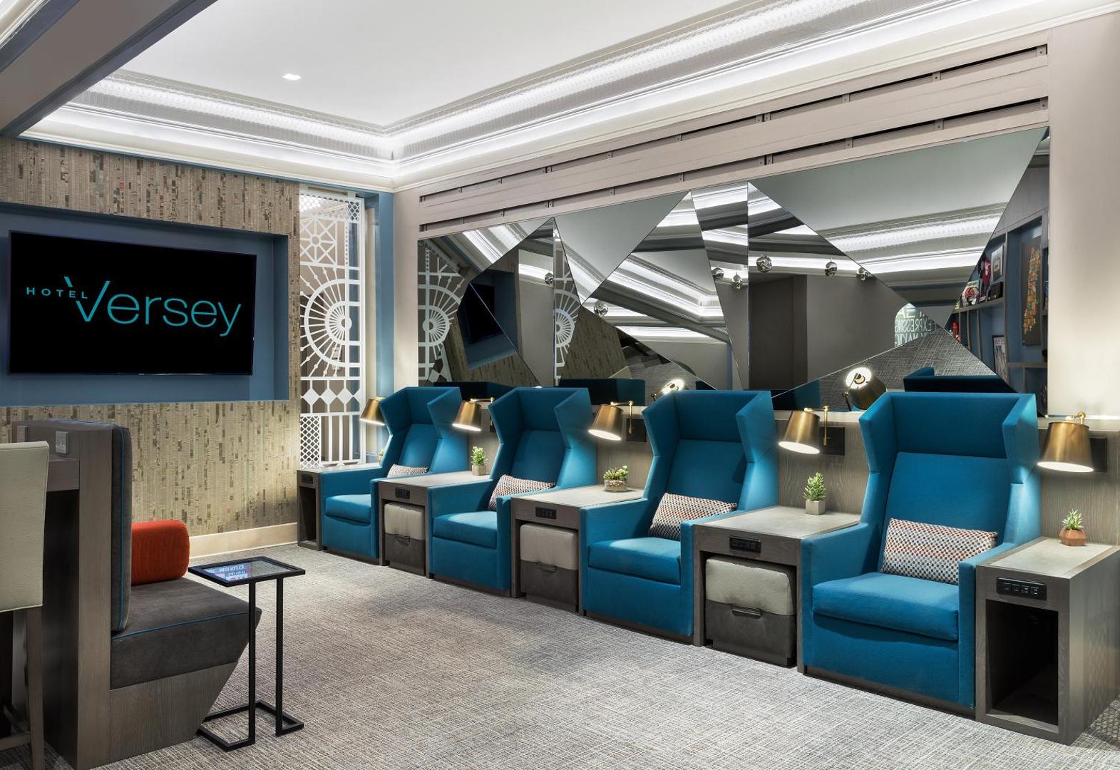 Hotel Versey Chicago Lincoln Park