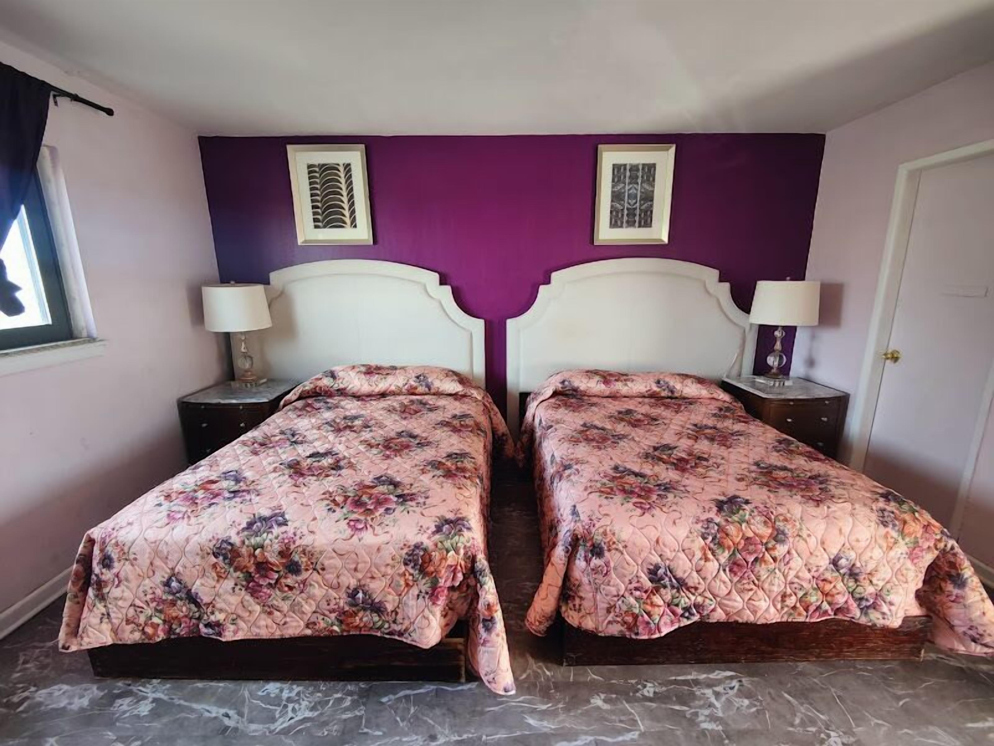 OYO Hotel Edgebrook Chicago North Shore