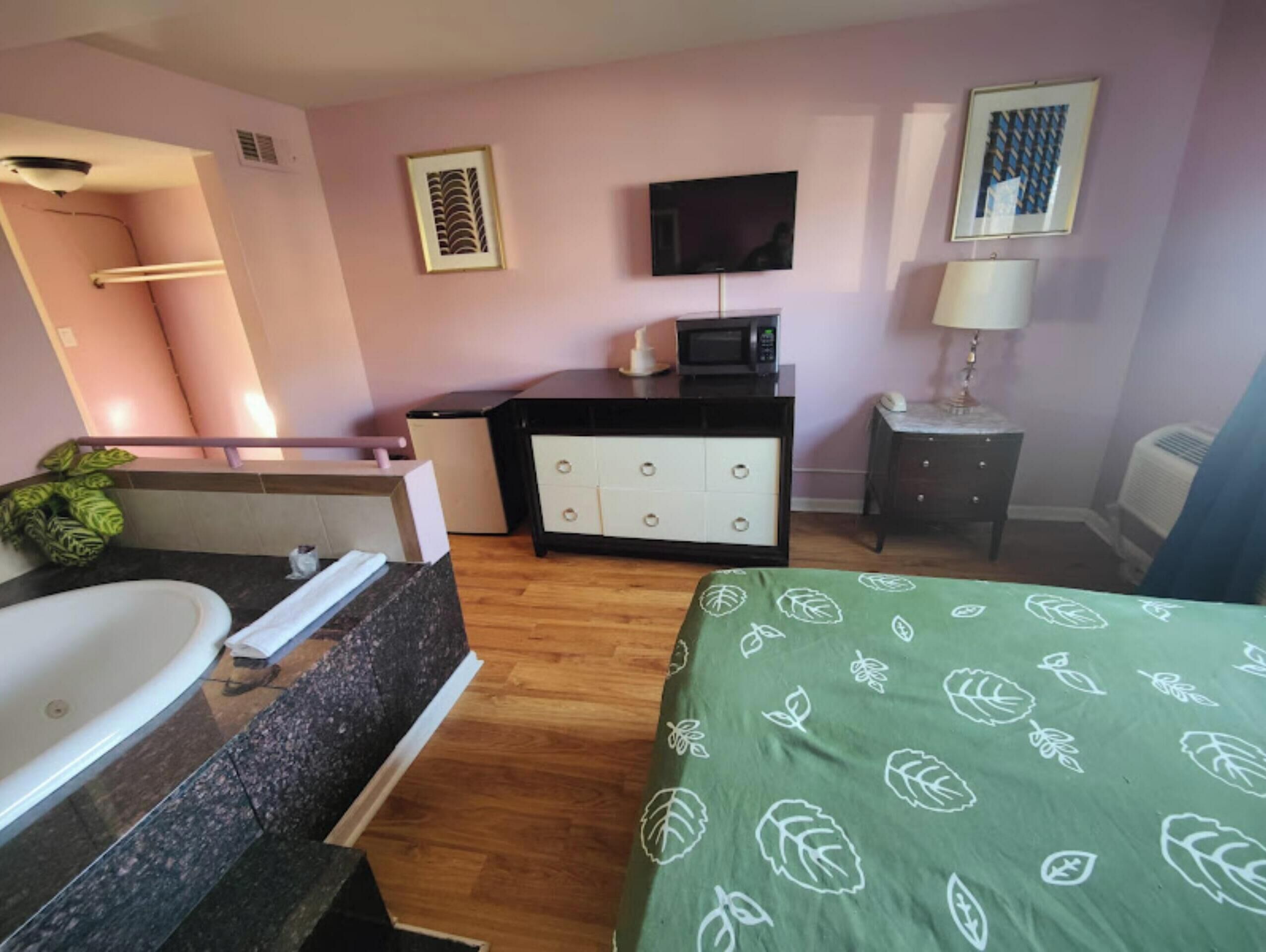OYO Hotel Edgebrook Chicago North Shore