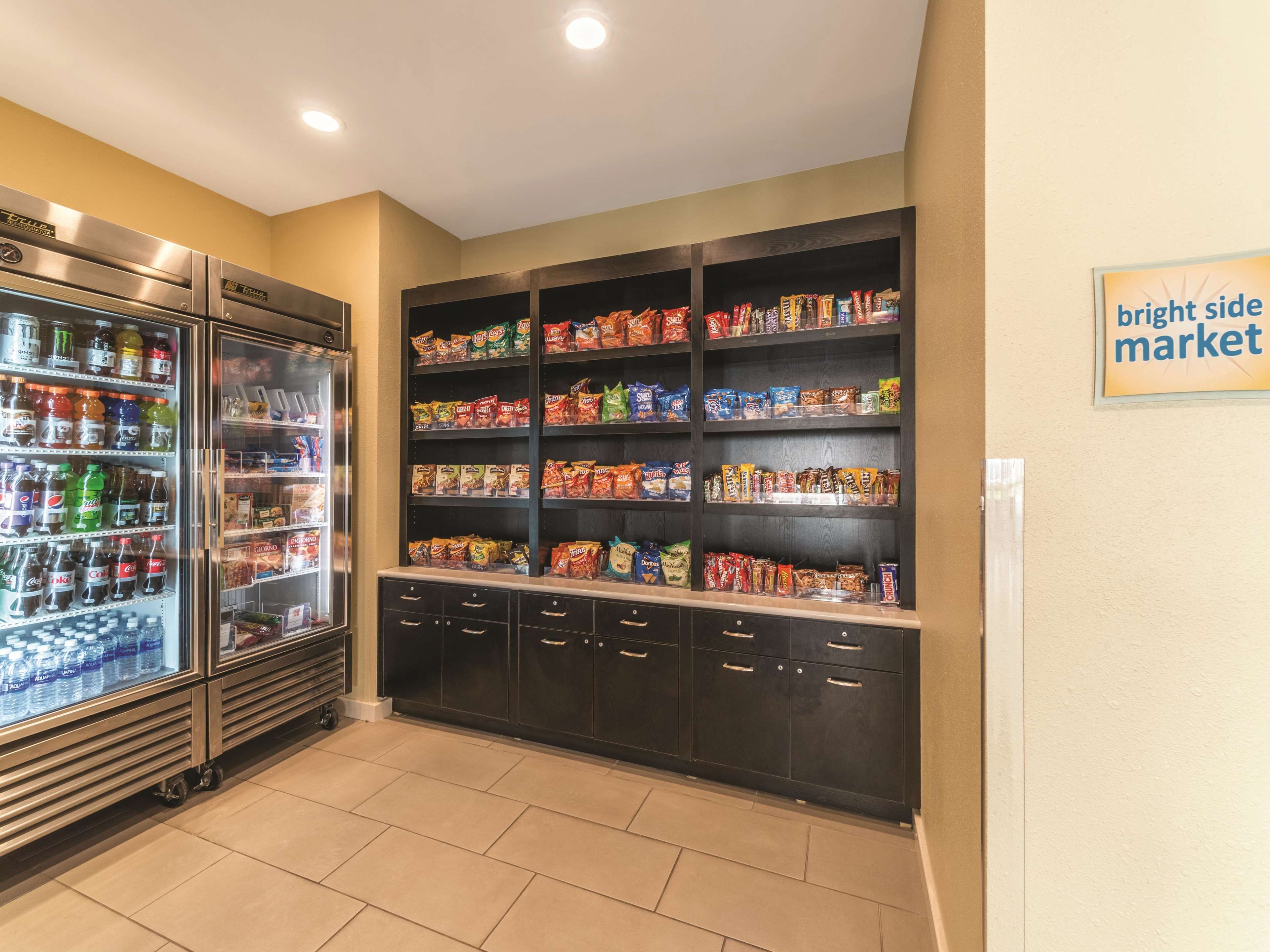La Quinta Inn & Suites by Wyndham Collinsville - St. Louis