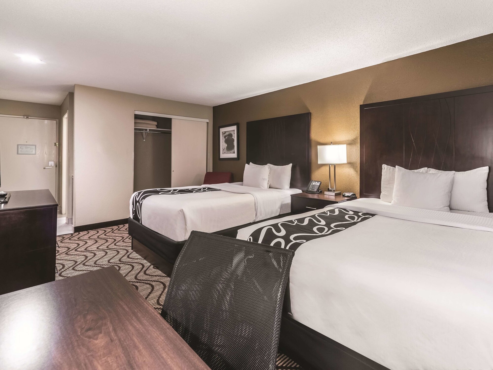 La Quinta Inn & Suites by Wyndham Collinsville - St. Louis