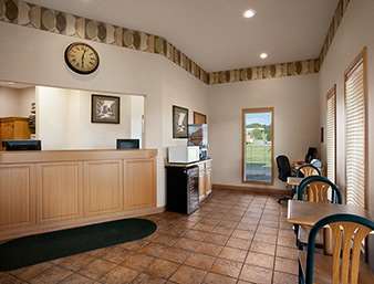 Super 8 by Wyndham Collinsville St. Louis
