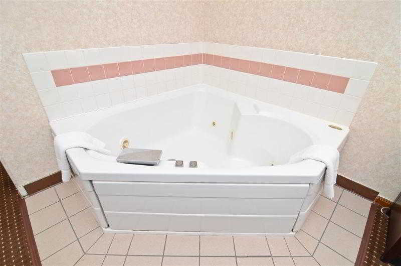 Baymont by Wyndham Danville IL