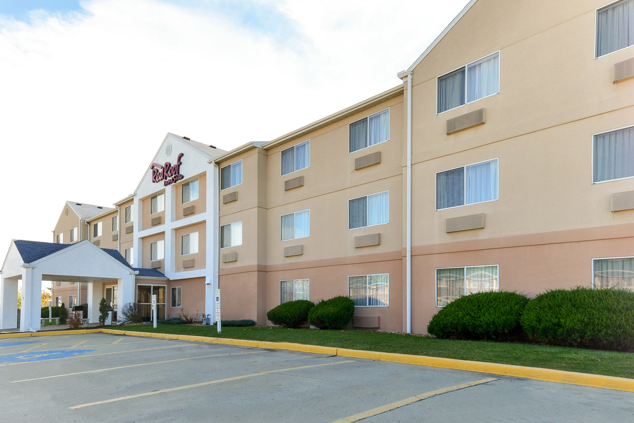 Red Roof Inn & Suites Danville