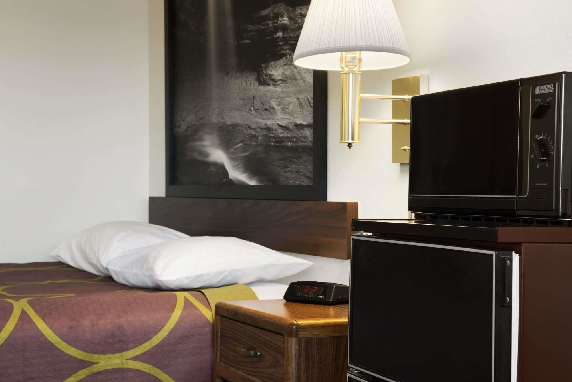 Super 8 by Wyndham Danville
