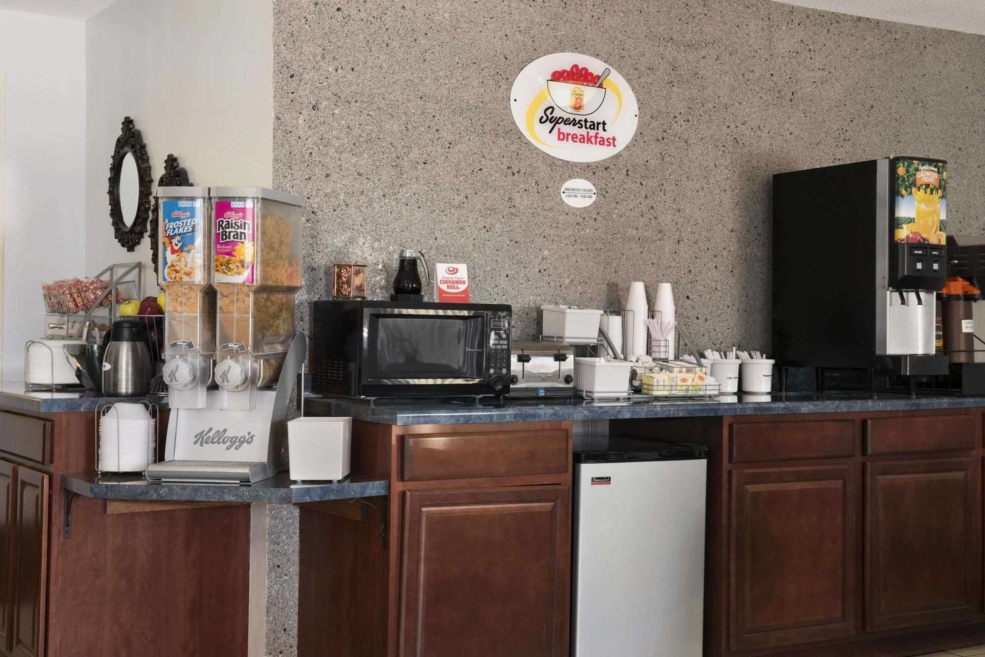 Super 8 by Wyndham Danville