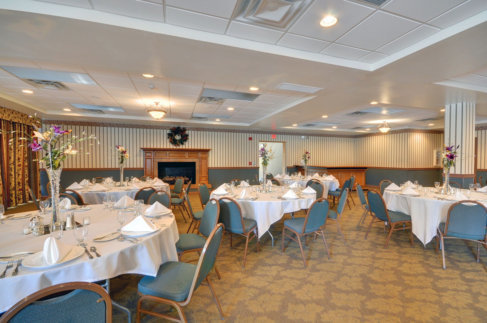 Red Roof Inn & Suites Dekalb