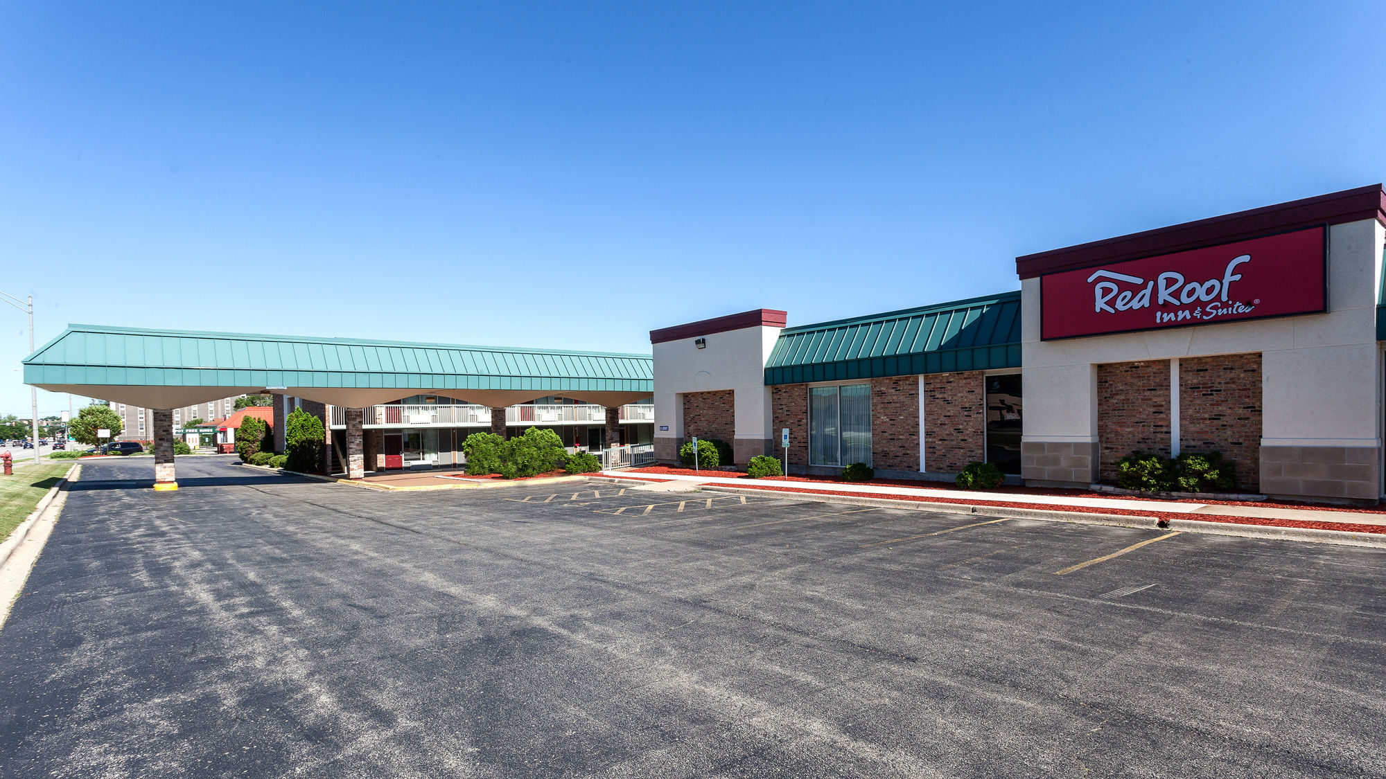 Red Roof Inn & Suites Dekalb