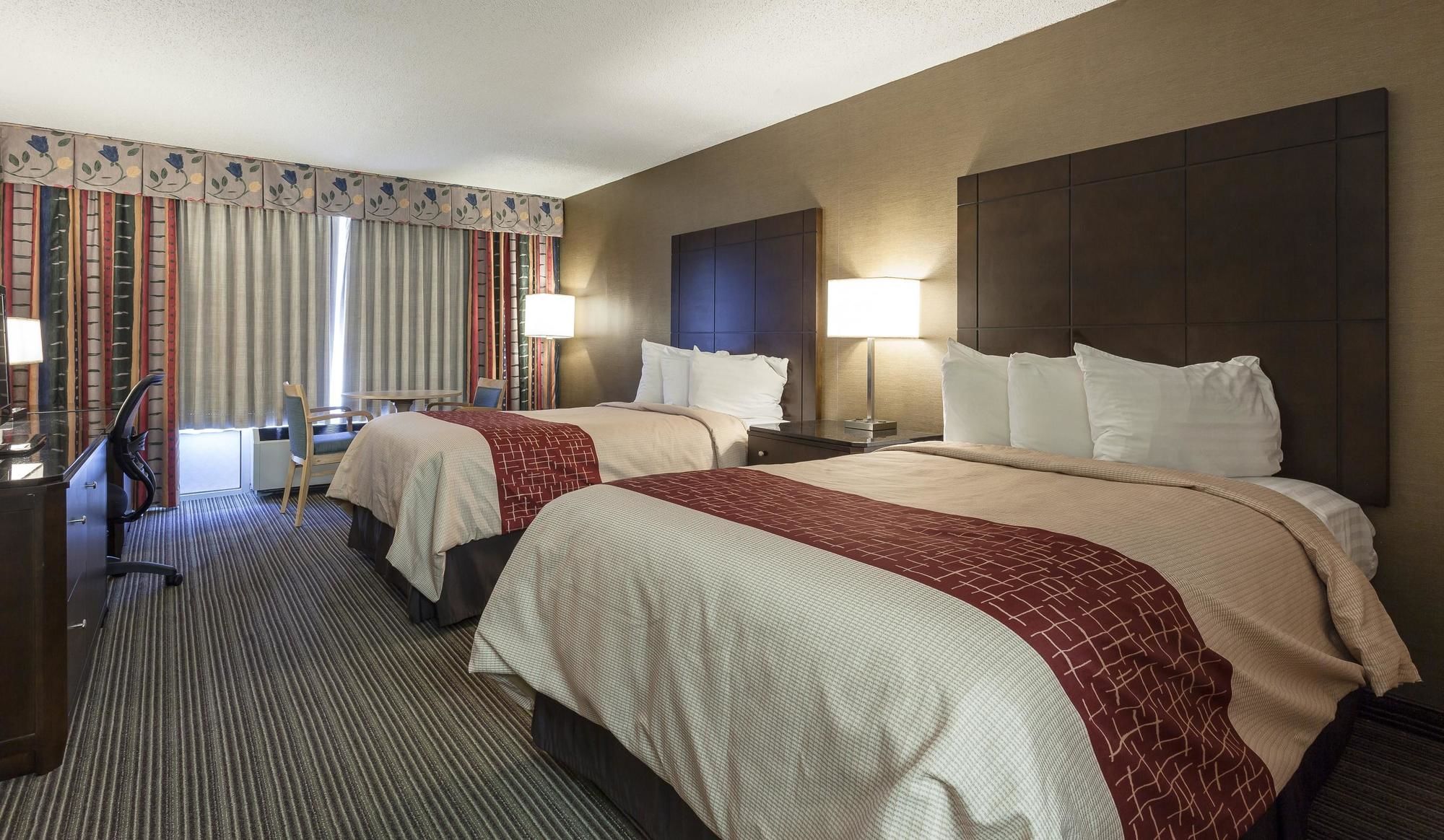 Red Roof Inn & Suites Dekalb