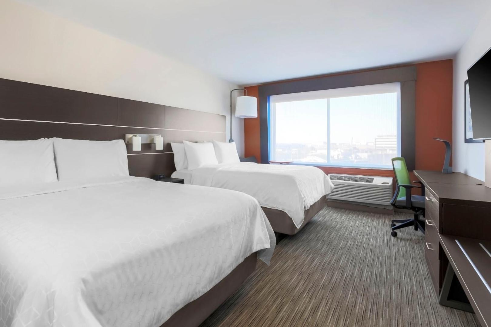 Holiday Inn Express & Suites Chicago O'Hare Airport