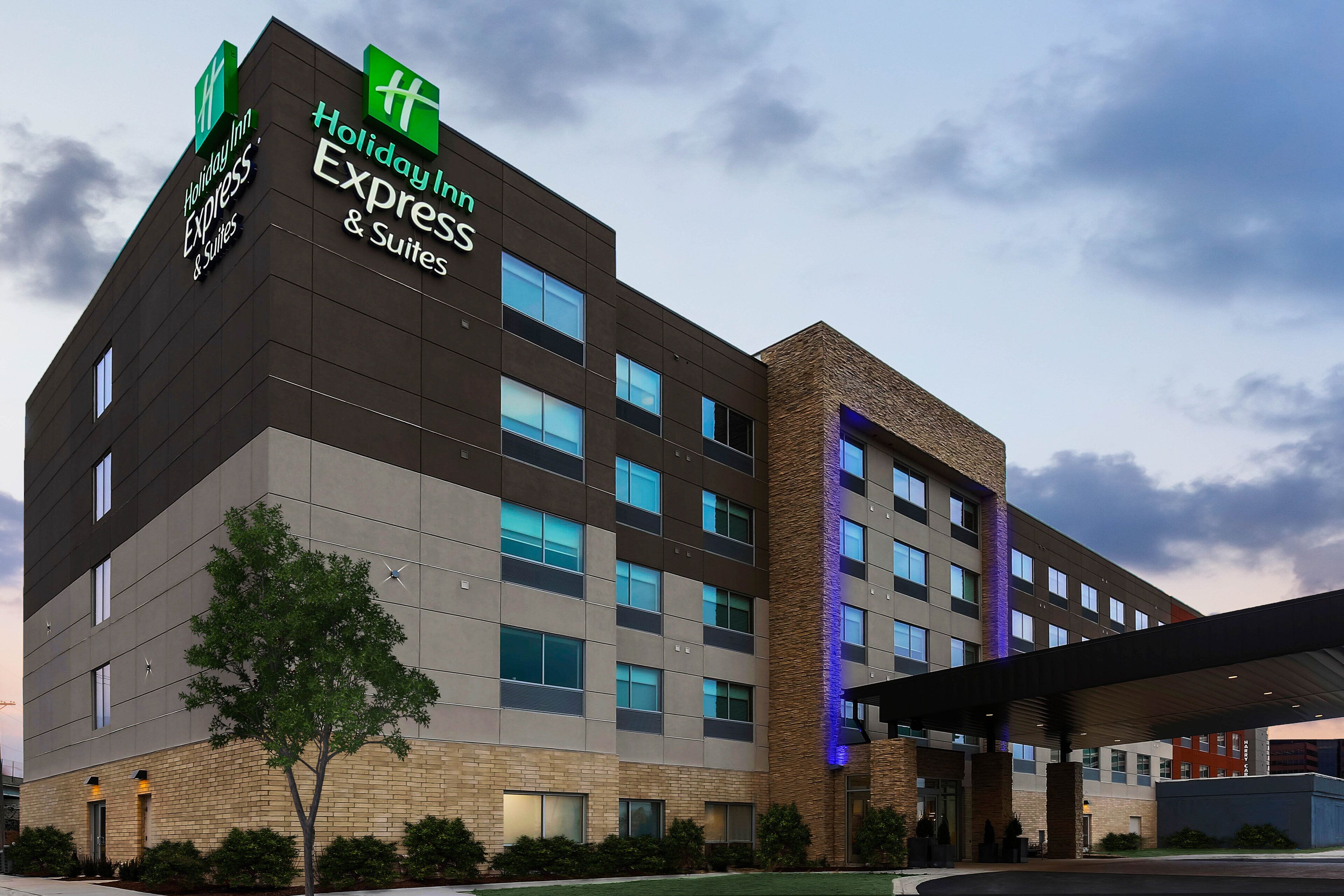 Holiday Inn Express & Suites Chicago O'Hare Airport