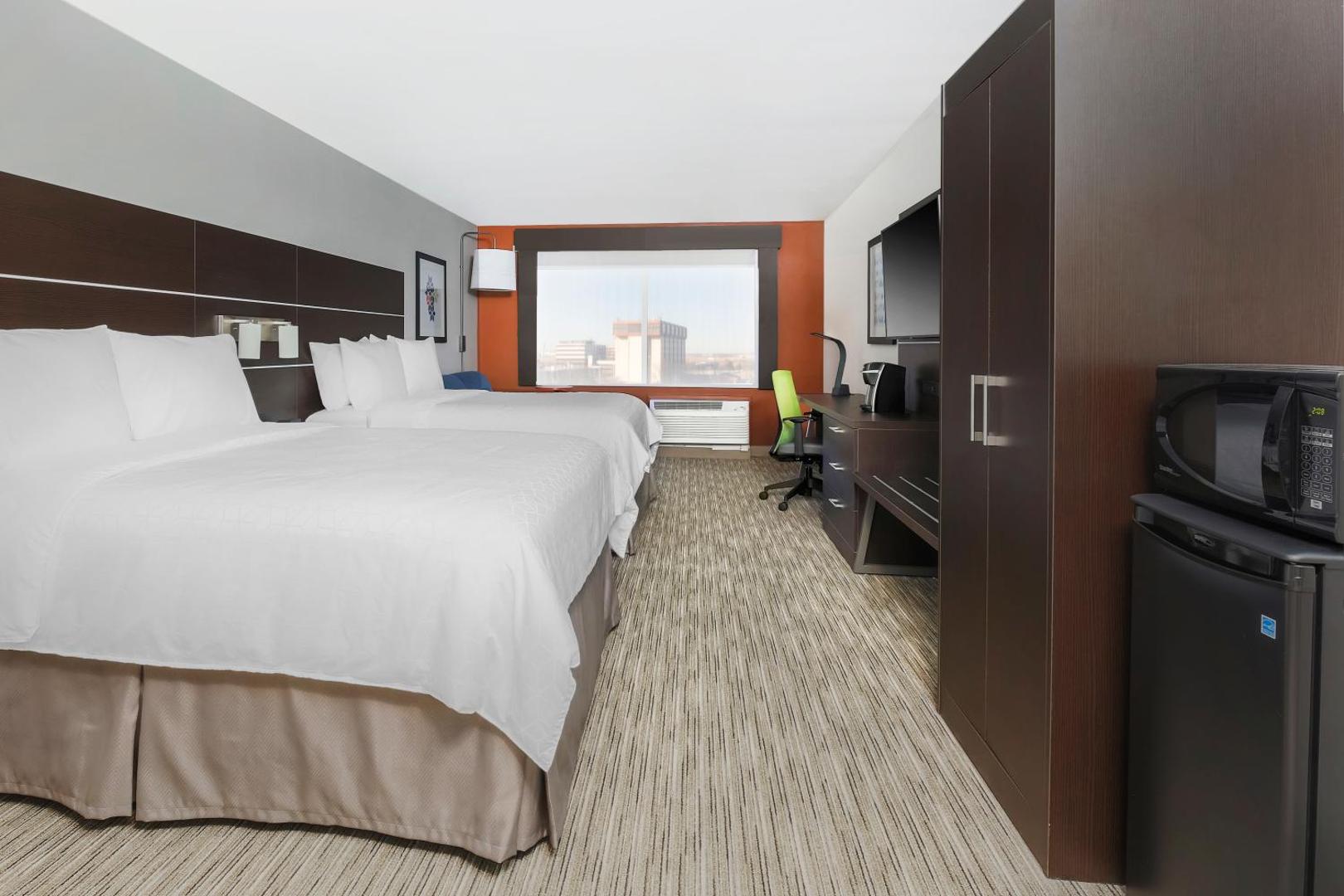 Holiday Inn Express & Suites Chicago O'Hare Airport