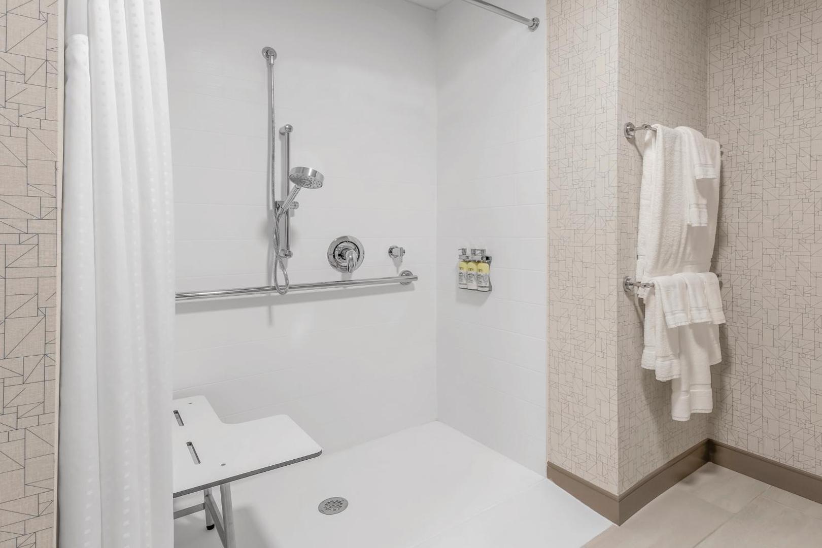 Holiday Inn Express & Suites Chicago O'Hare Airport